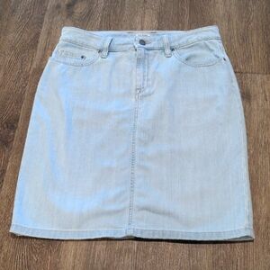 L.L. Bean Light Wash Favorite Fit Denium Skirt, Size 4